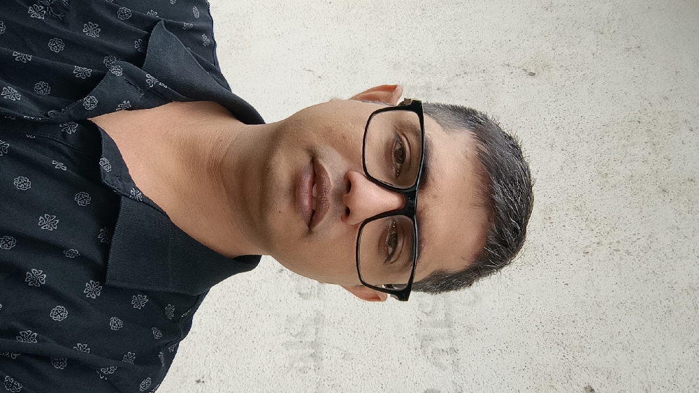 member-img